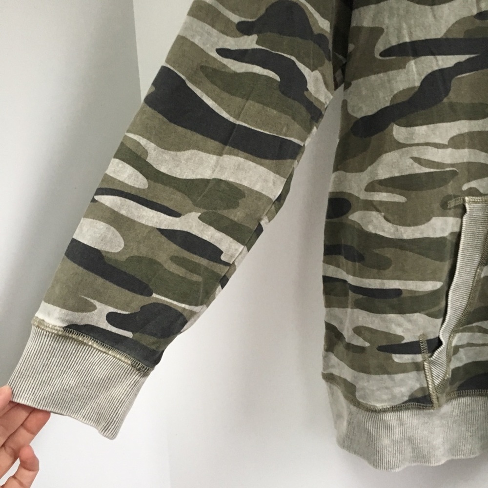 NWOT 1X Torrid Camo print Zip Up Hoodie camouflage - Picture 2 of 7